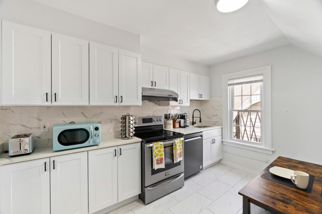 Cozy Gem In The Heart Of East Rock With Free Parking Near Yale And Dt Appartement New Haven Buitenkant foto