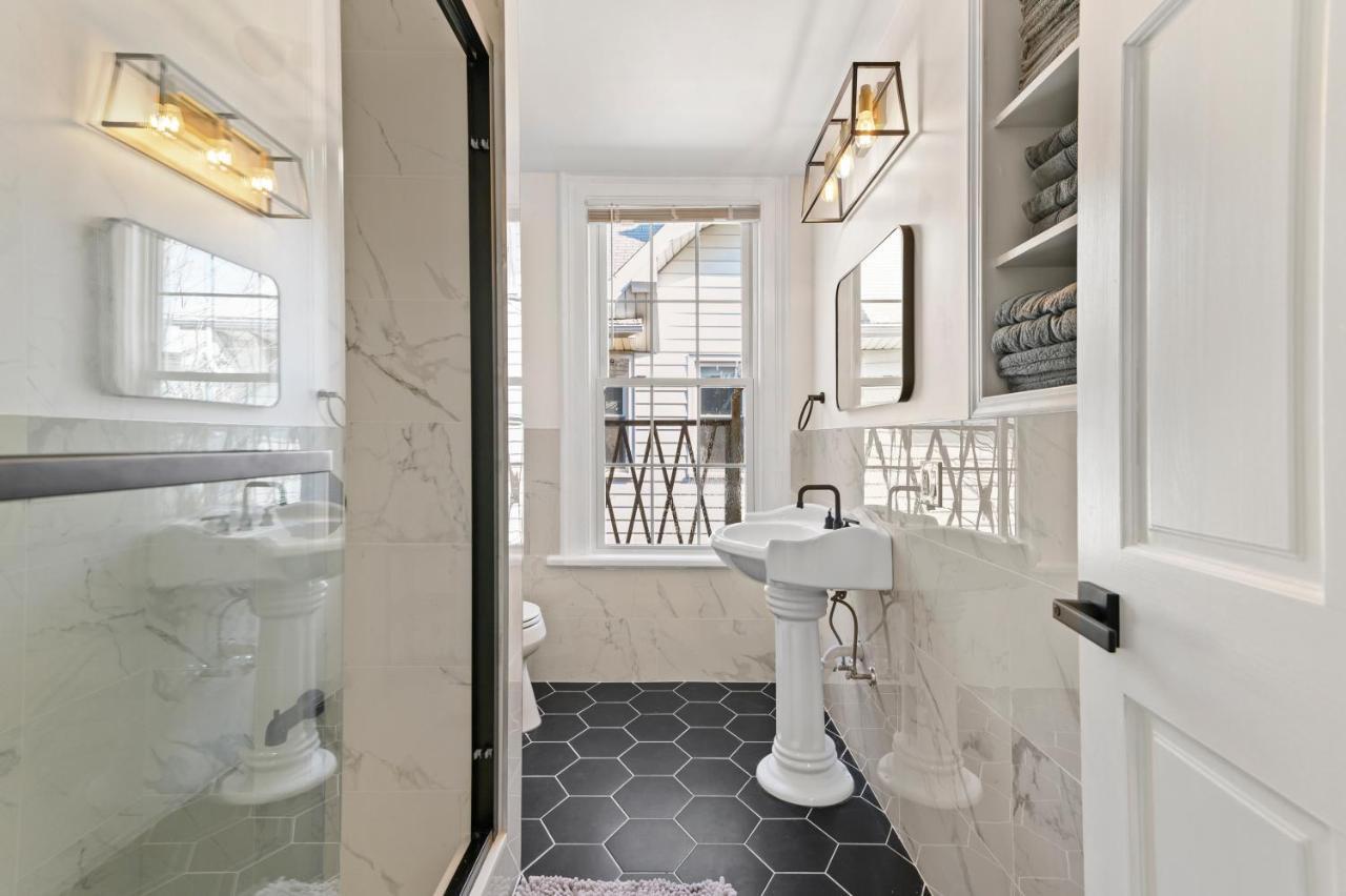 Cozy Gem In The Heart Of East Rock With Free Parking Near Yale And Dt Appartement New Haven Buitenkant foto